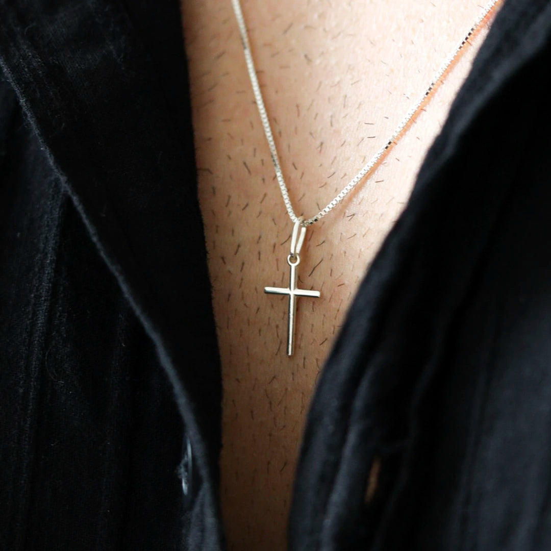 Colar Crucifixo Médio